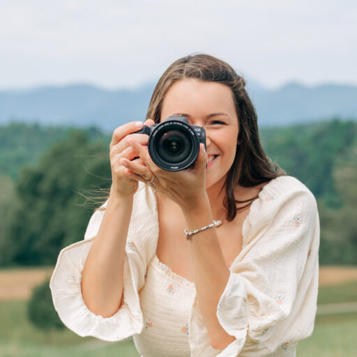 Rachel Marie Photography photographs motherhood and families in the Asheville and Hendersonville area of Western North Carolina!