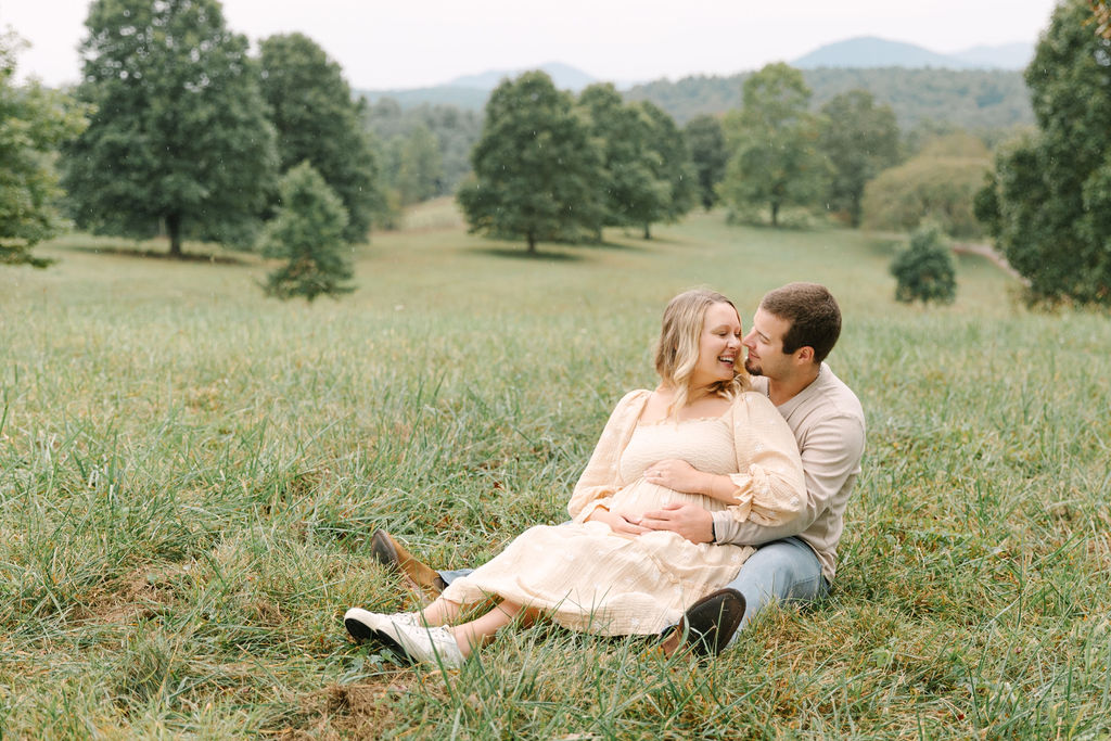 Maternity Photo Session at the Biltmore Estate in Asheville, North Carolina with Rachel Marie Photography